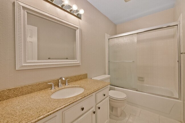 Photo - Popular Woodside Commons at Its Finest. Unit 24