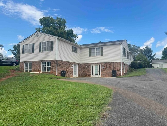 Building Photo - 2610 Confederate Ave Unit B Rental
