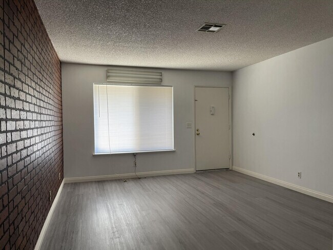 Photo - 4936 Ronan Dr