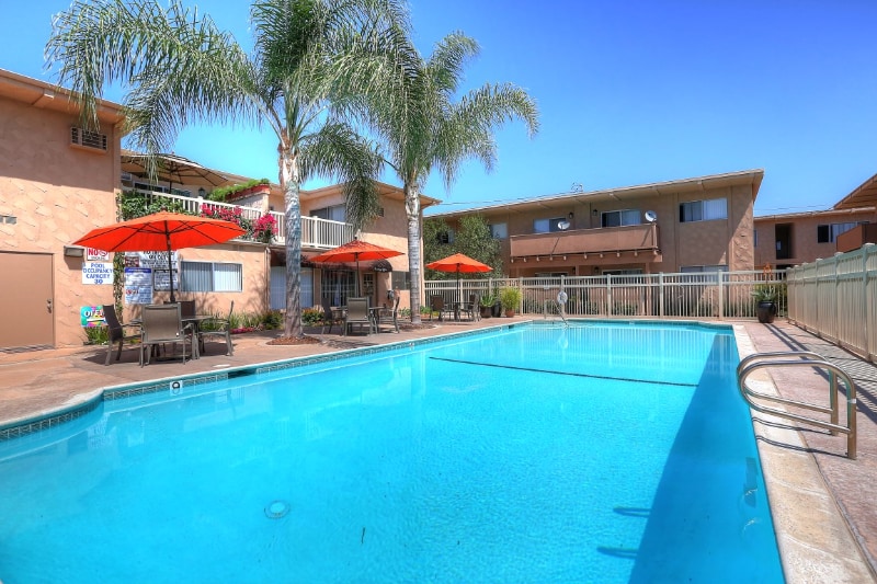 Photo - 16251 Woodruff Ave