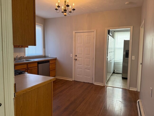 Photo - 231 Allen St Unit 1