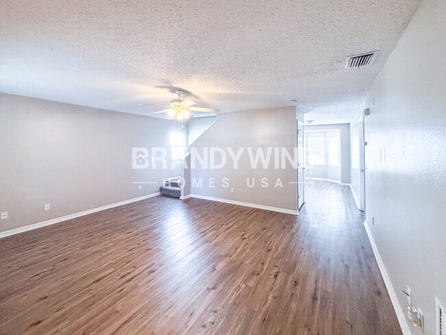 Photo - 323 Summer Sails Dr