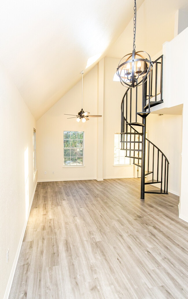 Building Photo - 3001 Whisper Oaks Ln Unit D