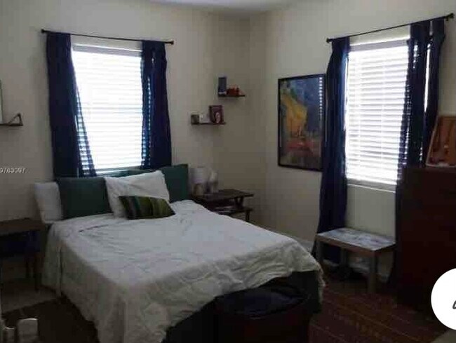 bedroom - 1721 Rodman St Unit 1