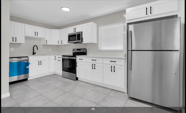 Photo - 1900 45th St S