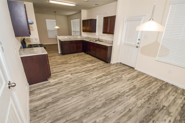 Photo - 2527 Verano Dr