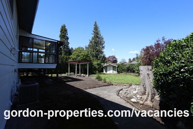 Photo - NE 22nd Ct - Gresham 4 bedroom split level home