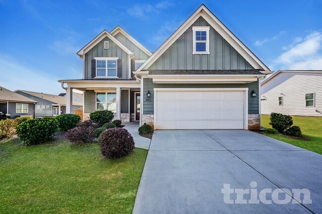 Building Photo - 228 Everett Sq