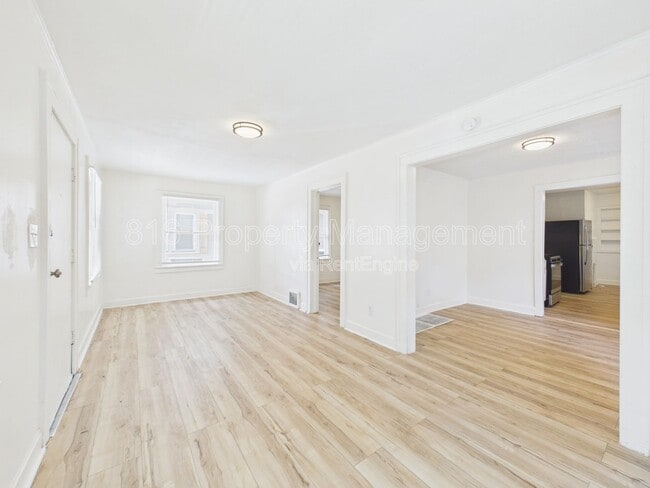 Photo - 7131 Olive St