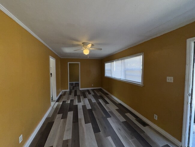 Photo - 145 E Santa Clair St