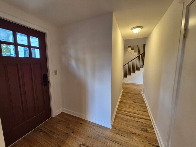 Photo - 2734 Wilmot Ave