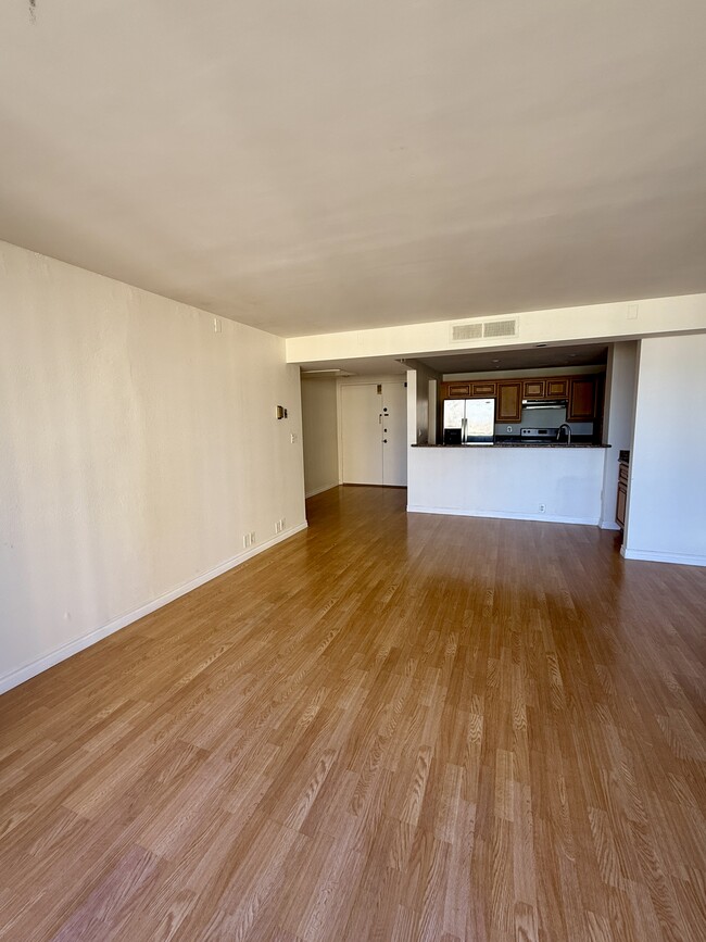 Building Photo - 10535 Wilshire Blvd Unit 801 Rental