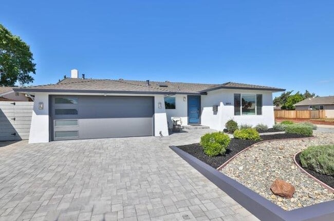Photo - 5953 Shawcroft Dr