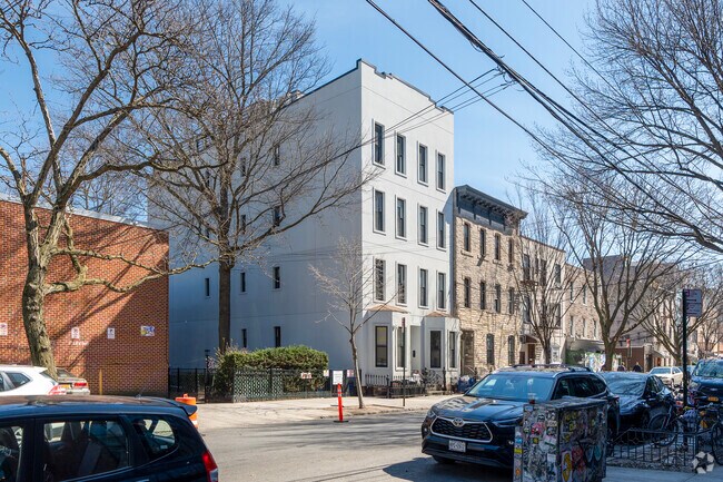 Photo - 117 N 4th St