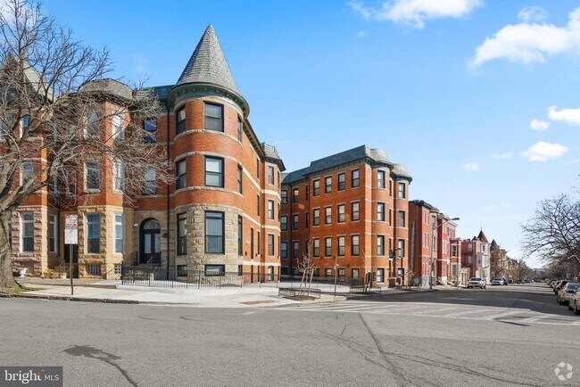 Building Photo - 2201 Brookfield Ave Unit 202 Rental