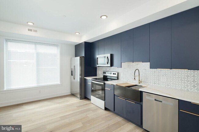 Photo - 2000 N Front St Unit 10