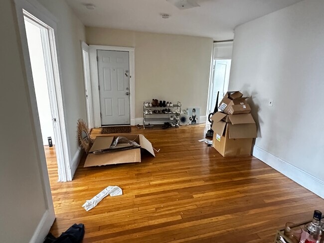 Photo - 1682 Commonwealth Ave Unidad 2