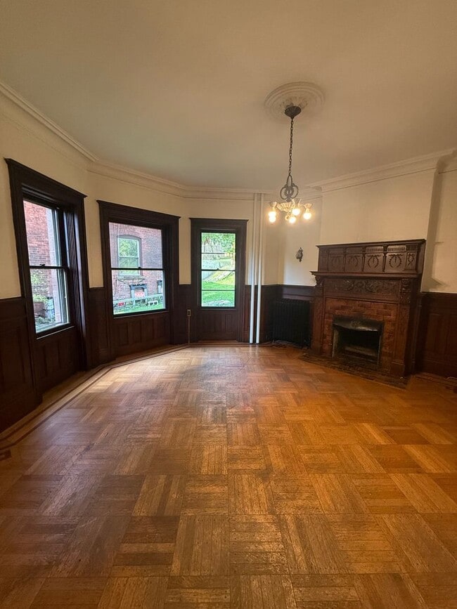 Building Photo - 409 Grand St Unit 1 Rental