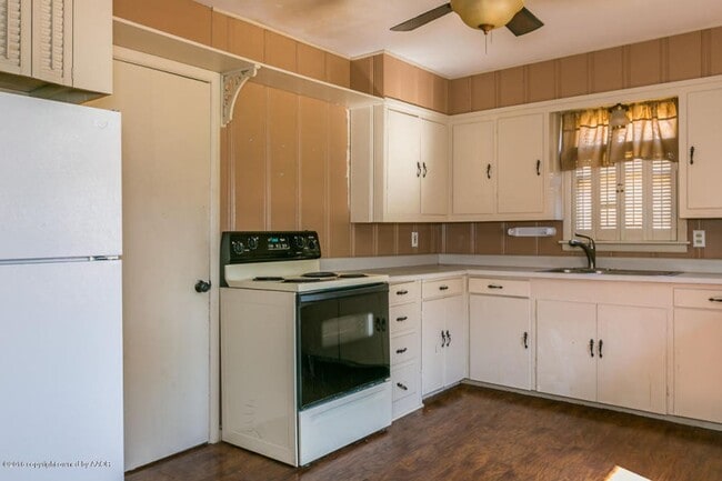 Photo - 118 N Goliad St