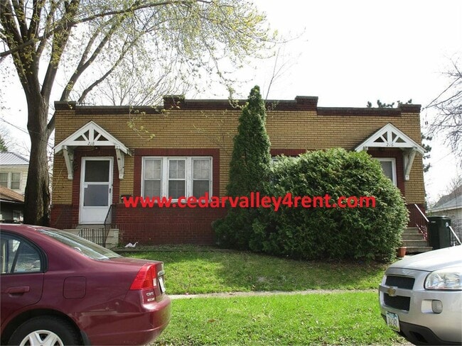 Building Photo - 218 Pleasant St