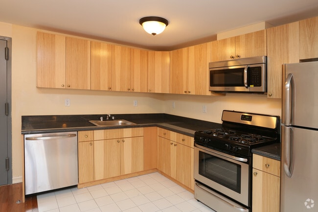 3BR, 2BA - 2,007 SF - Sun Valley Towers