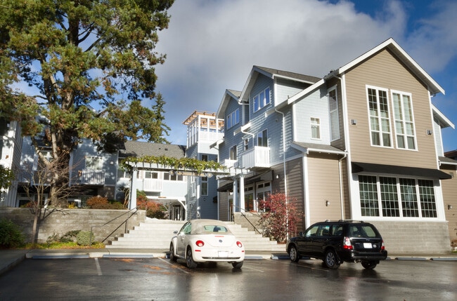 Building Photo - 115 Hall Brothers Loop Unit #206