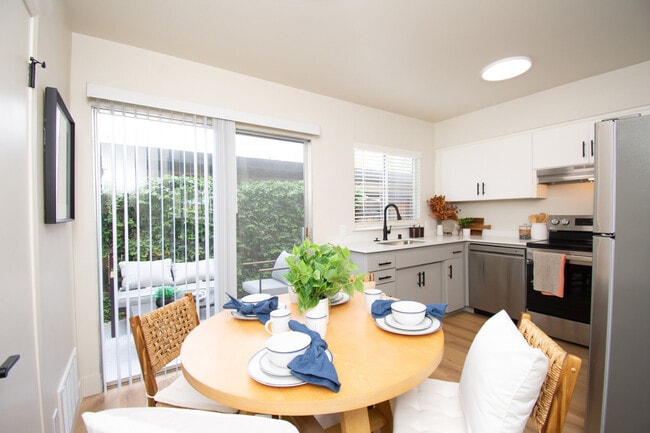 Stratford Villas Apartments
