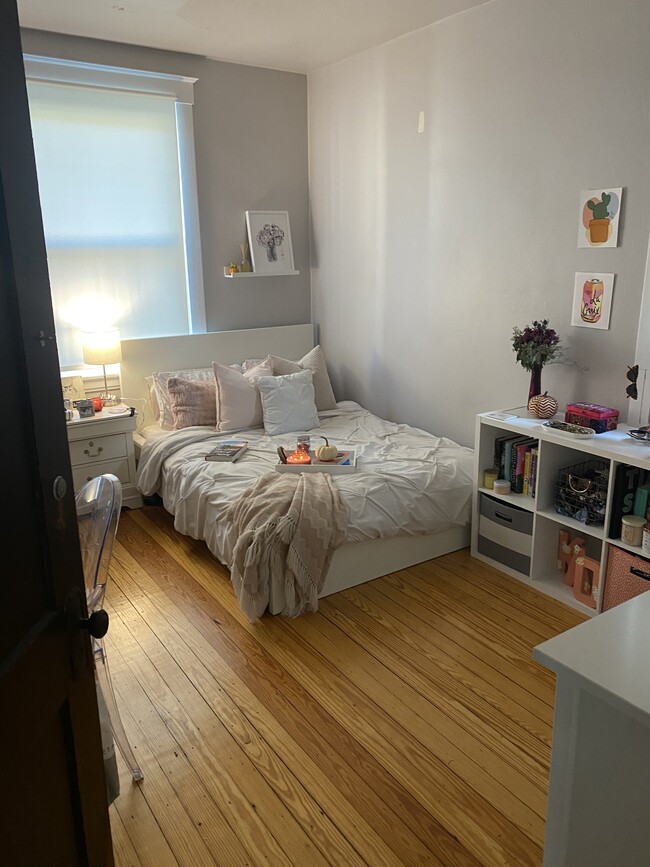 Photo - 375 Probasco St