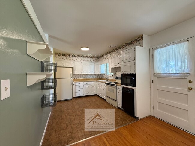 Photo - 104 Fordham St