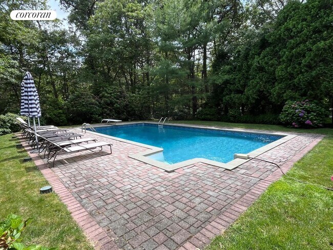 Photo - 3 Cherry Blossom Ln