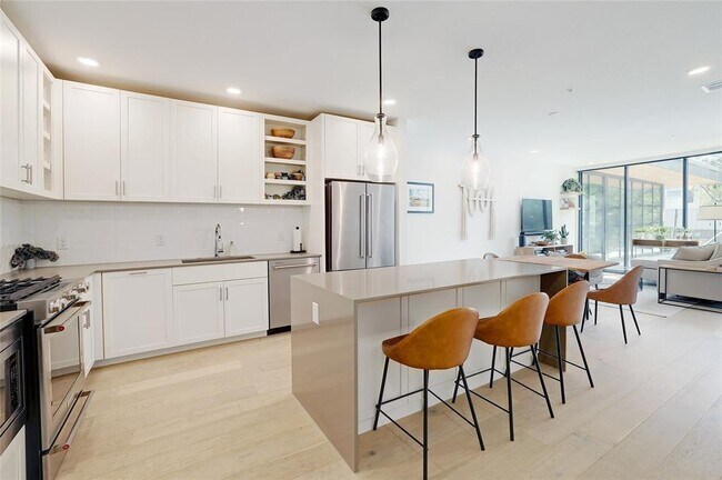 Photo - 1600 S 1st St Unit 220