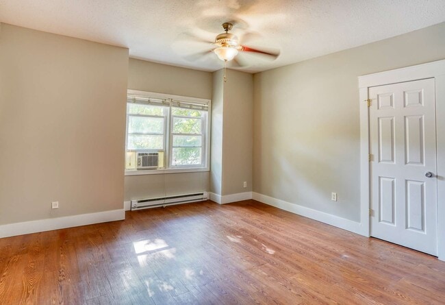 Photo - 1529 Ferry Street Apartments