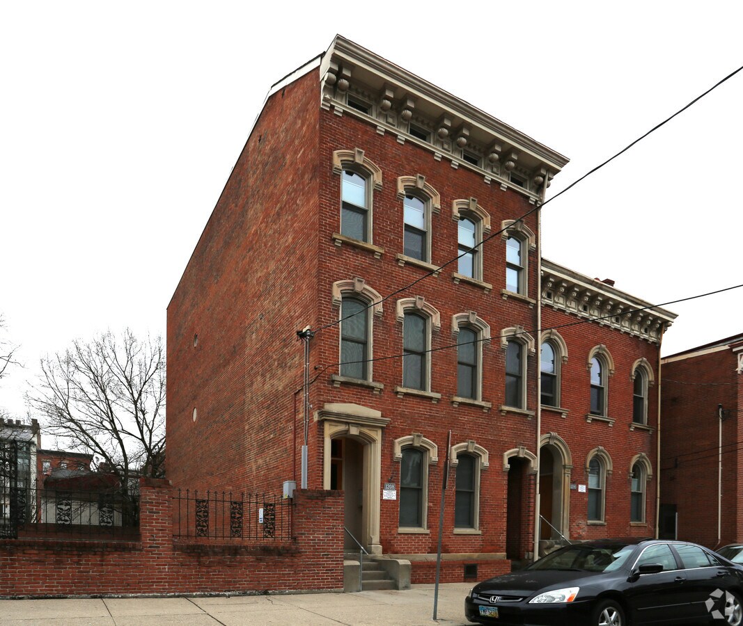 Photo - 1208 Clay St