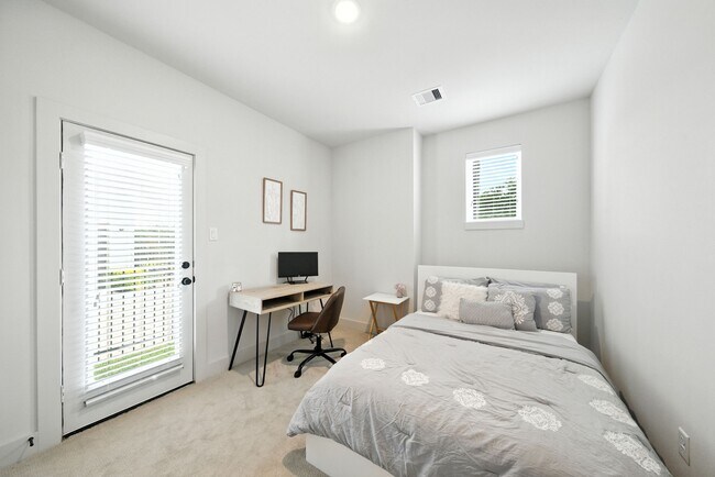 Photo - 1644 W Tidwell Rd