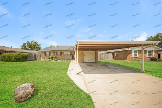 Building Photo - 2217 Connie Dr