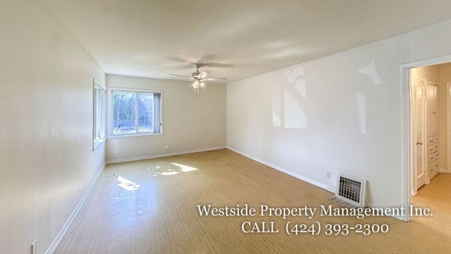 Building Photo - 2301 Oak St Unit A