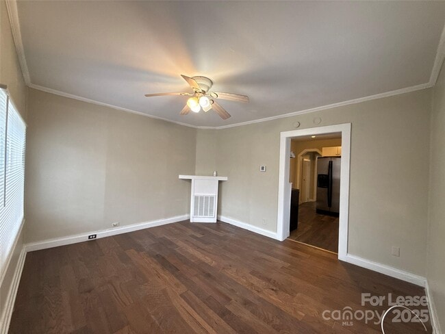 Photo - 1211 W Bank St