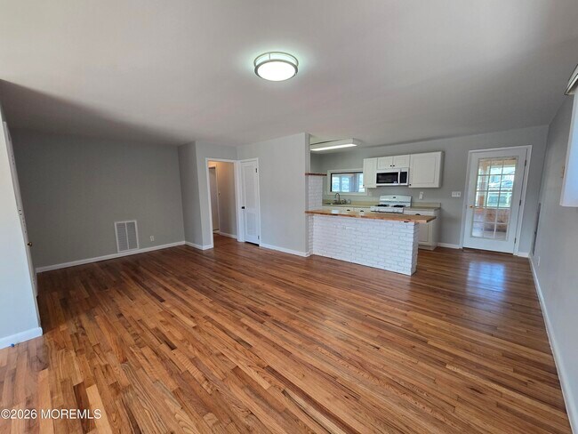 106 E Granada Dr