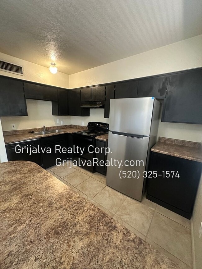 Photo - 1014 E 12th St Unit 1020
