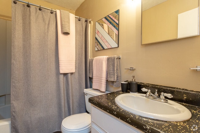2BR, 1.5BA - 1,235 SF