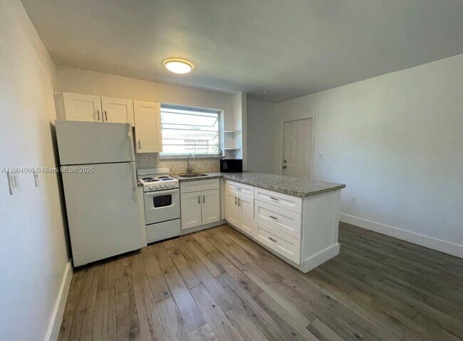 Photo - 1810 SW 33rd Ave Unit B