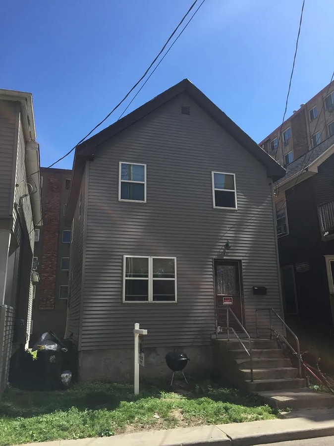 Photo - 537 Conklin Pl