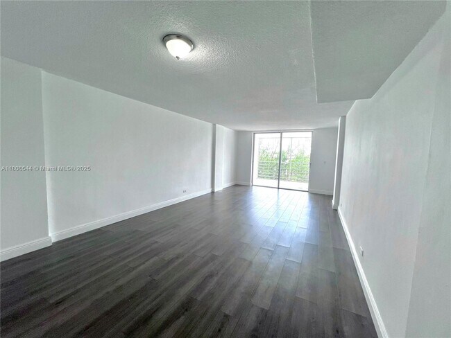 Building Photo - 3660 NE 166th St Unit 409 Rental