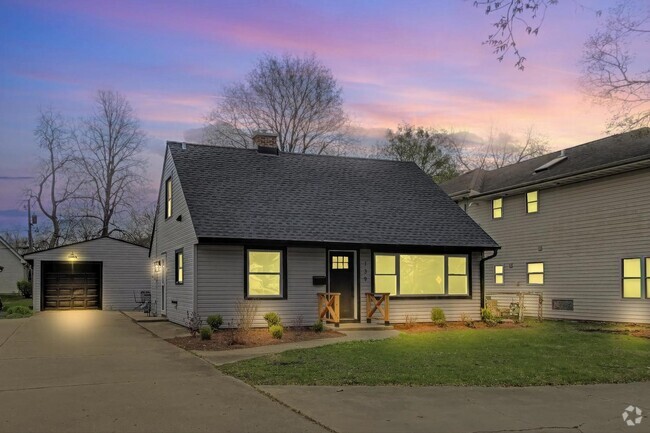 Building Photo - 139 S Quentin Rd Rental