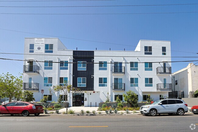 Building Photo - 4000 Mont Clair Street Rental