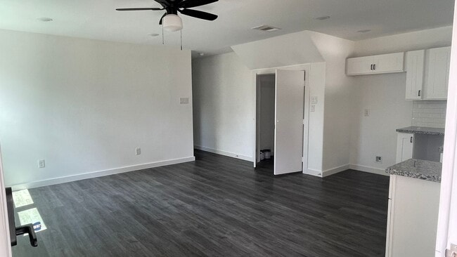 Photo - 2322 Wavell St