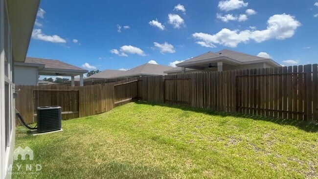 Photo - 15438 Maple Ter Dr