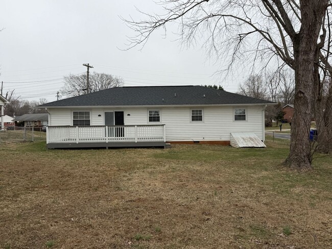 Photo - Nice 3 bedroom/1.5 bath home for rent in E. Morristown, Tennessee