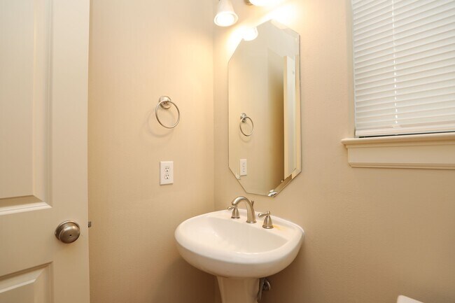 Photo - 1205 Birdsall St