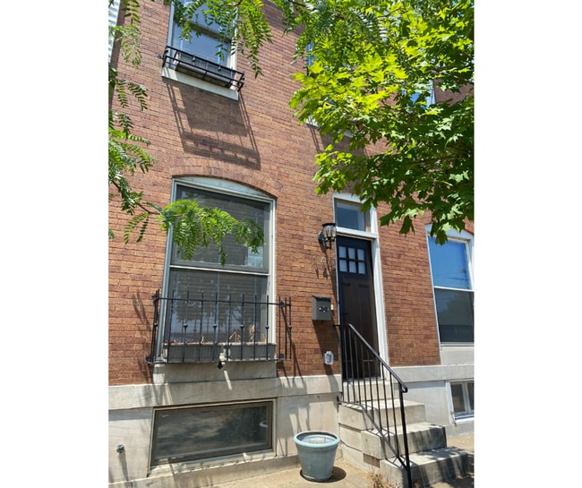 Building Photo - 146 N East Ave Unit D  Available $850